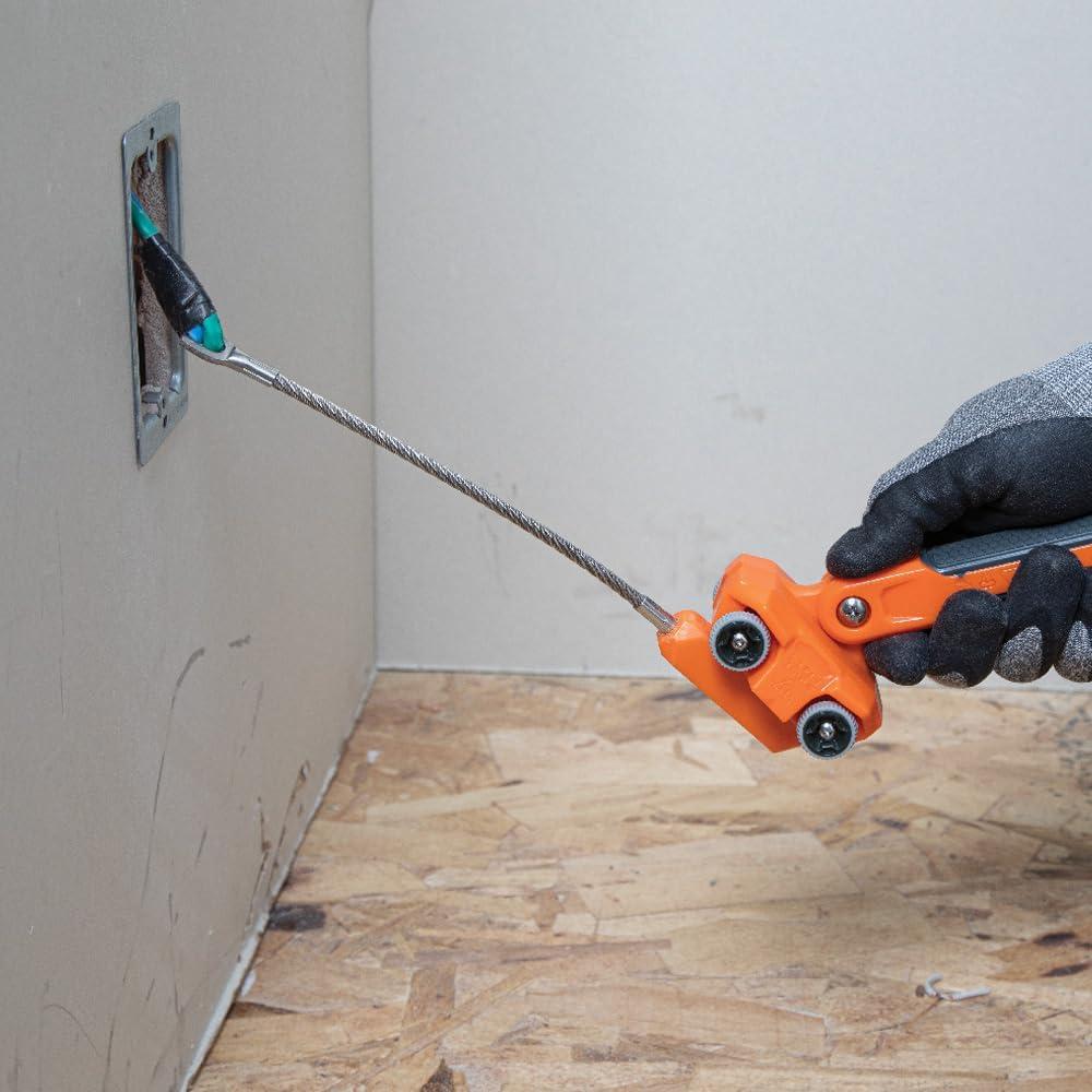 imageKlein Tools 80051 Wire Puller Kit with 30Foot Glow Fish Rod and Magnetic Wire Puller 2 PieceWire Puller