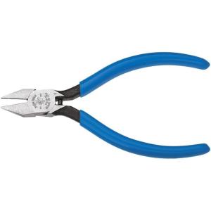 imageKlein Tools D2095C Pliers Diagonal Cutting Electronics Pliers with Narrow Jaw and Hinge Sharp Pointed Nose 5Inch5Inch